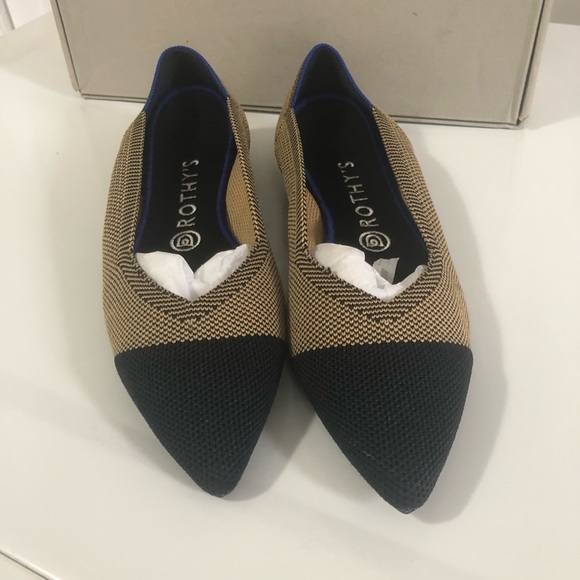 Rothys • the point in dune captoe RETIRED COLOR - Picture 8 of 12